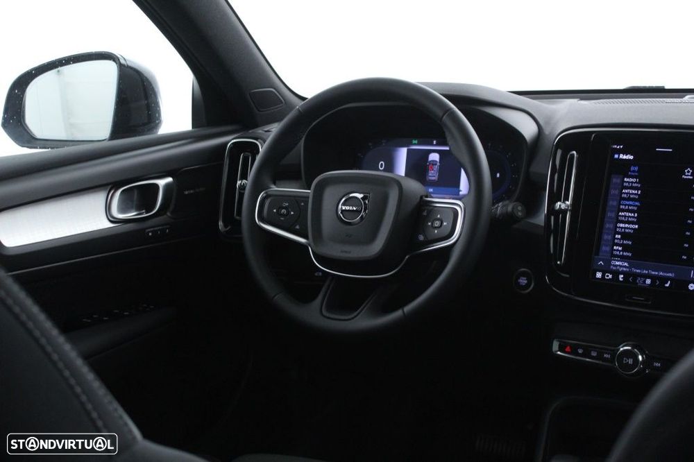 Volvo XC 40 2.0 B3 Plus Dark - 17