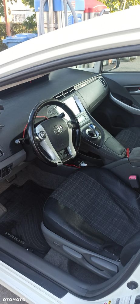 Toyota Prius 1.8 HSD Luna - 26