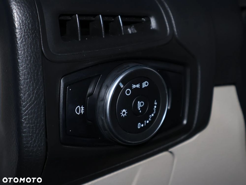 Ford Focus 1.0 EcoBoost Trend - 26