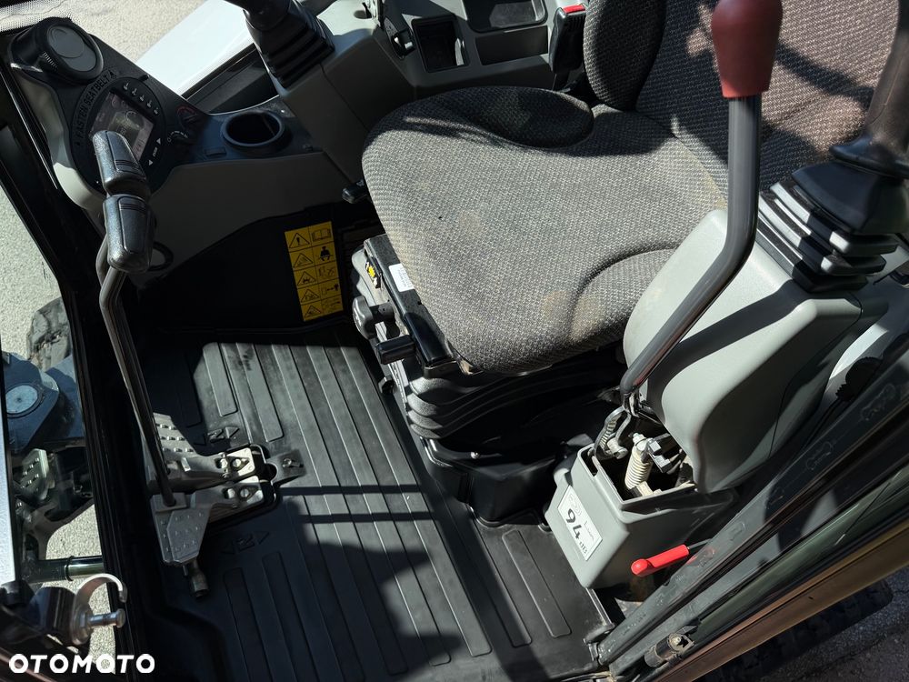 Bobcat Minikoparka E35z - 34