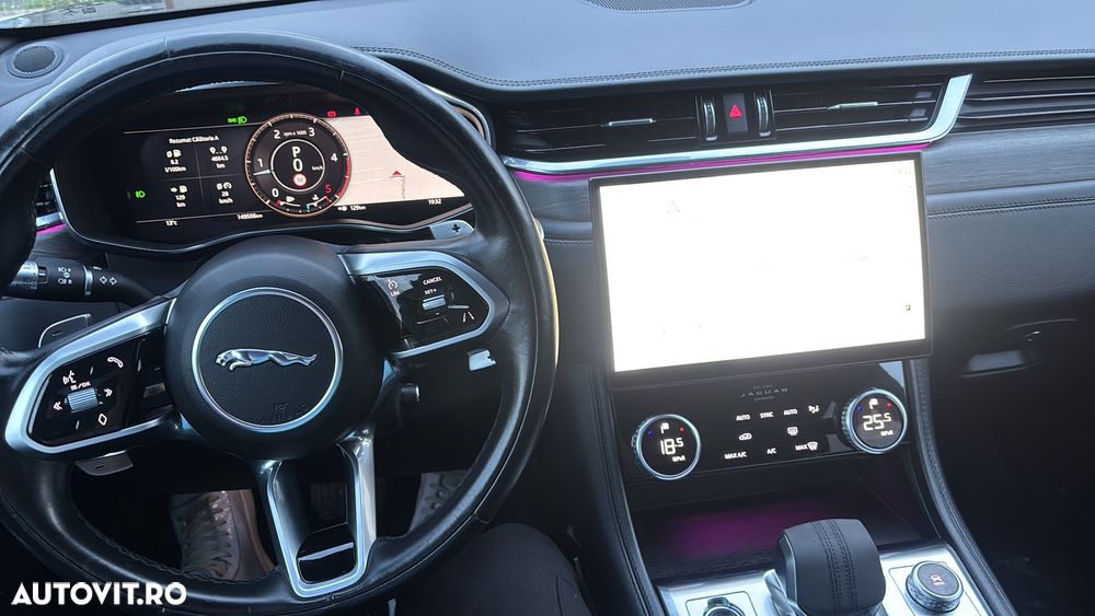 Jaguar F-Pace D200 AWD S - 6