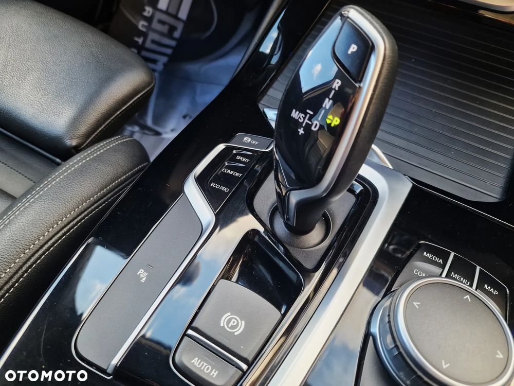 BMW X3 sDrive18d Luxury Line sport - 24