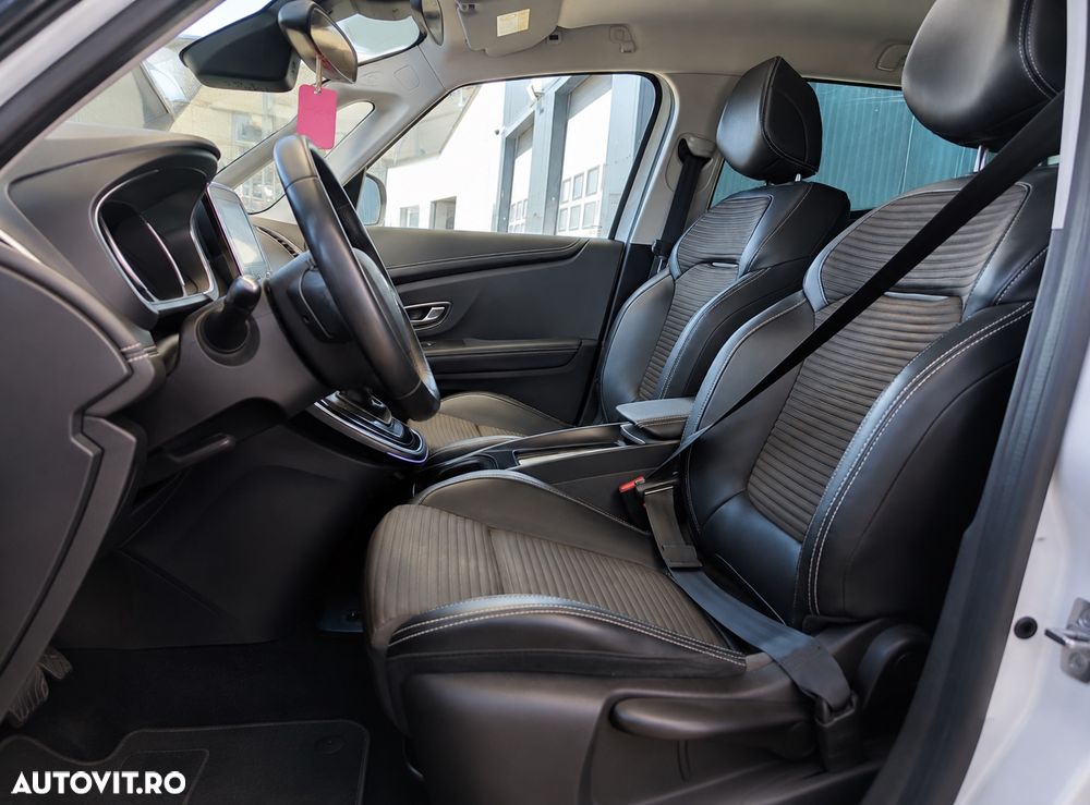 Renault Grand Scenic - 11