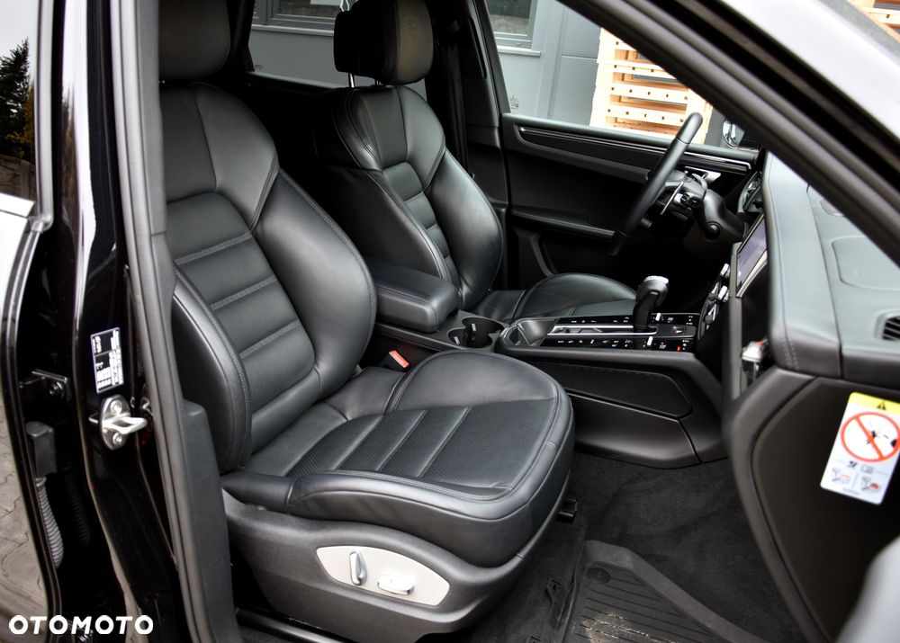 Porsche Macan T - 15