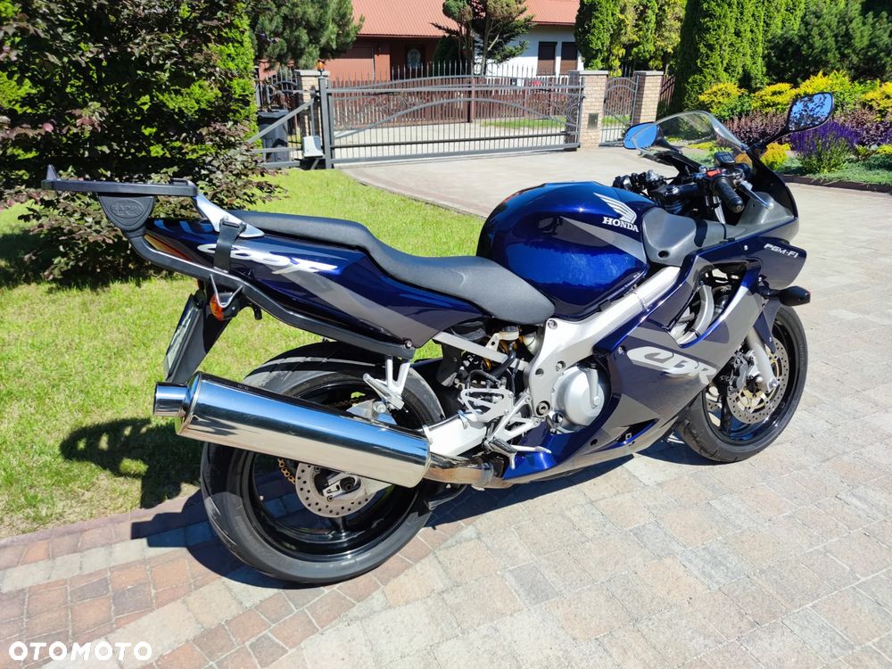 Honda CBR - 1