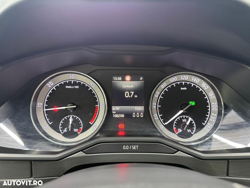 Skoda Superb 2.0 TDI DSG Ambition - 8