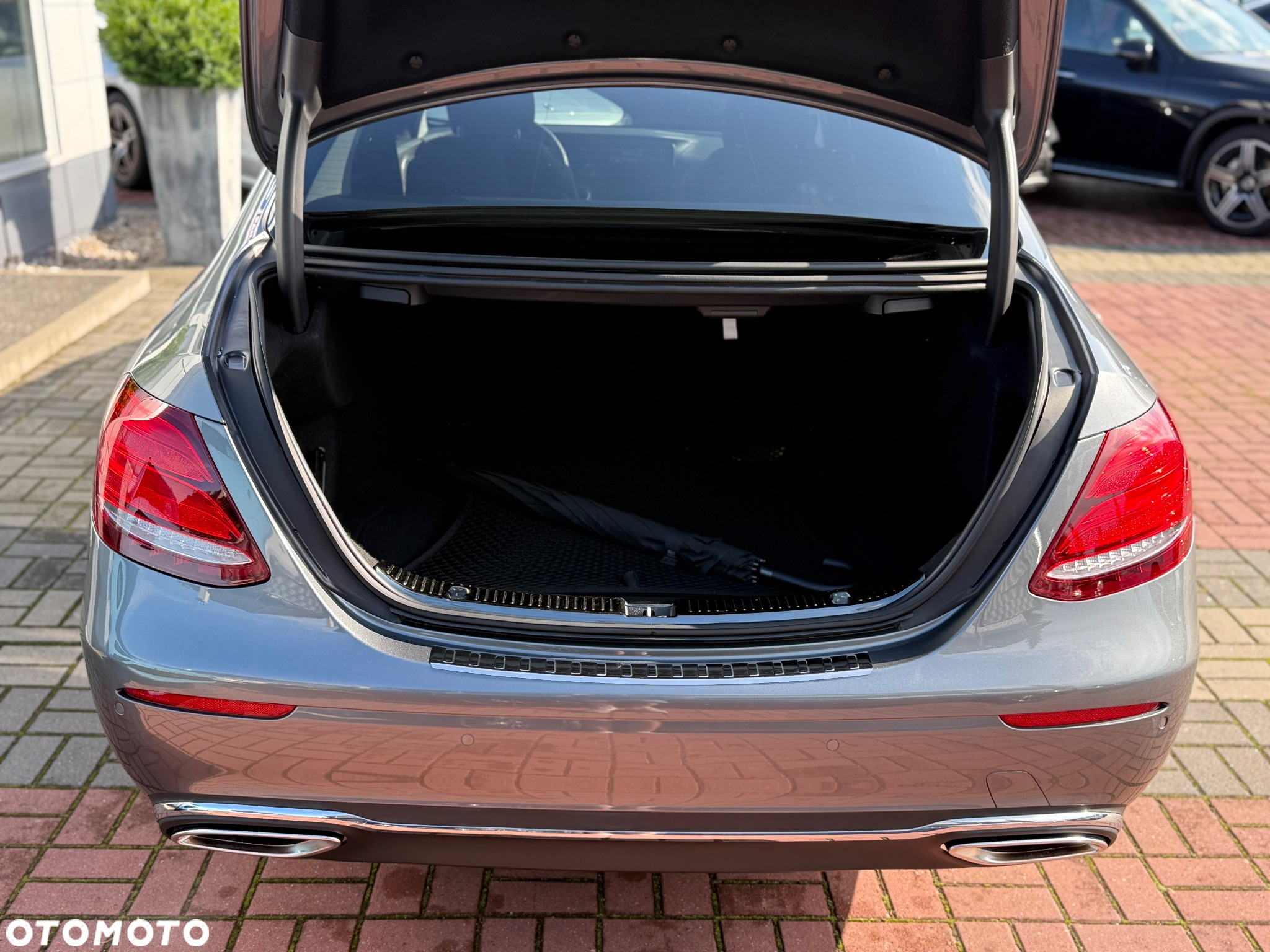 Mercedes-Benz Klasa E 200 4-Matic 9G-TRONIC - 11