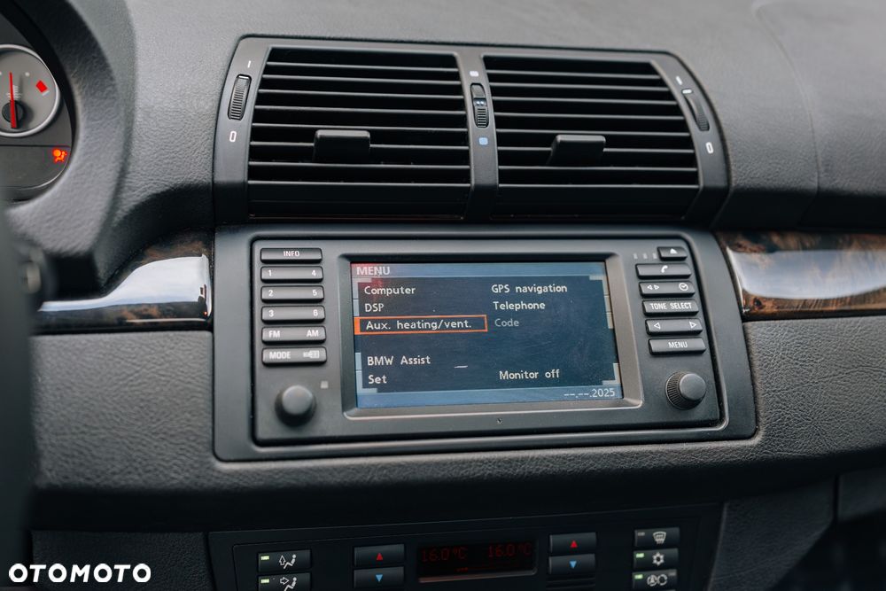 BMW X5 4.8 is - 27