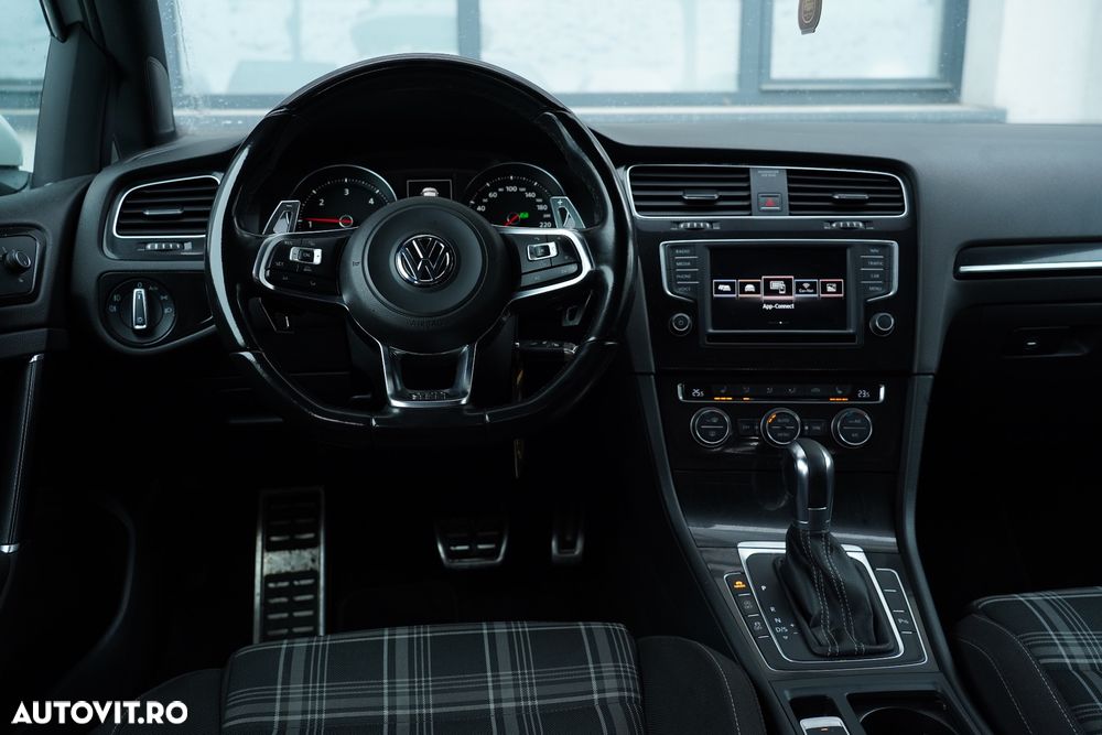 Volkswagen Golf GTD 2.0 TDI SCR DSG - 19