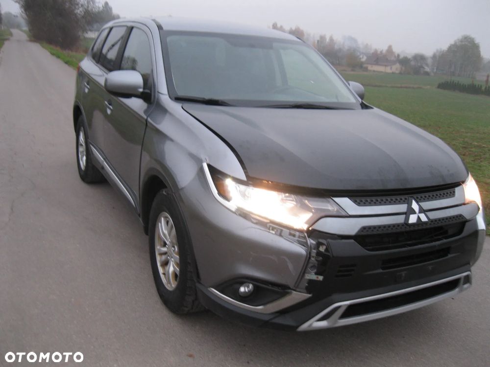 Mitsubishi Outlander 2.4 4WD CVT Instyle - 3
