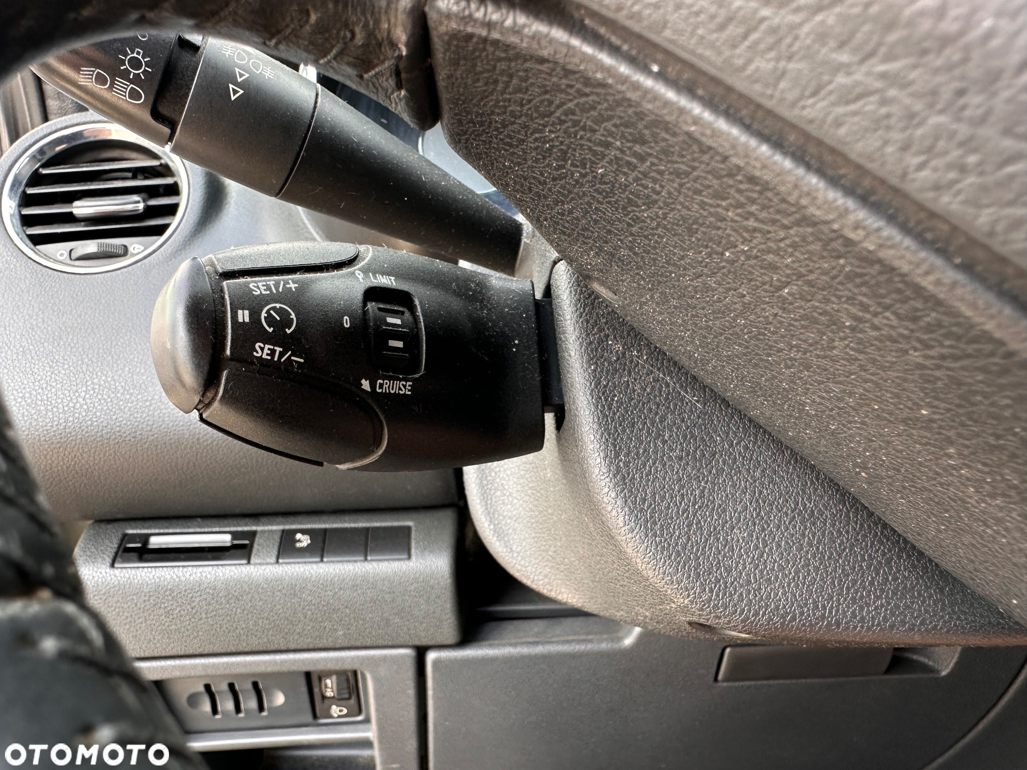 Peugeot 3008 1.6 HDi Premium - 24