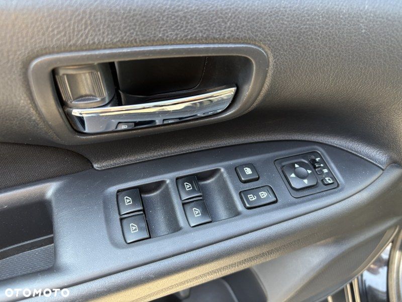 Mitsubishi Outlander 2.0 Intense + SDA 4WD CVT - 26