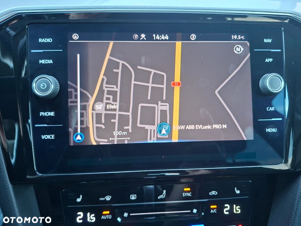Volkswagen Passat - 18