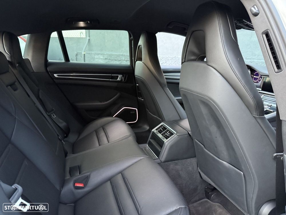 Porsche Panamera Sport Turismo 4 E-Hybrid - 18