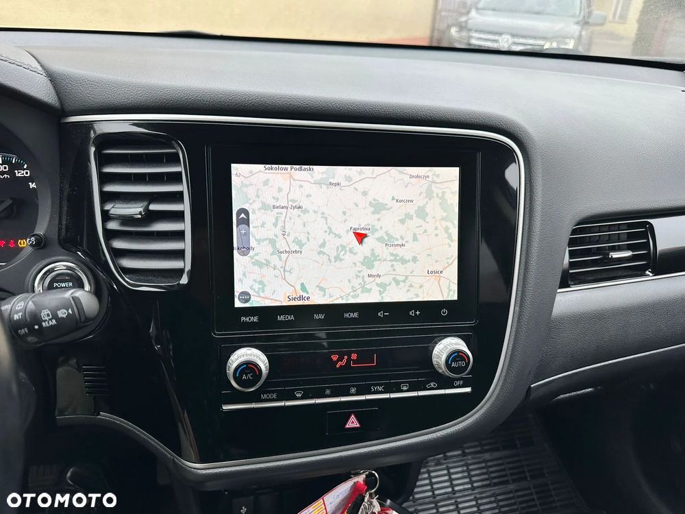 Mitsubishi Outlander 2.4 4WD Diamant - 19