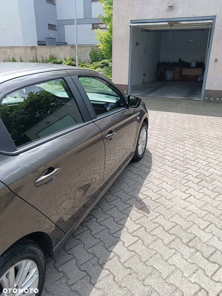 Peugeot 301 1.6 VTi Allure EU6 - 6