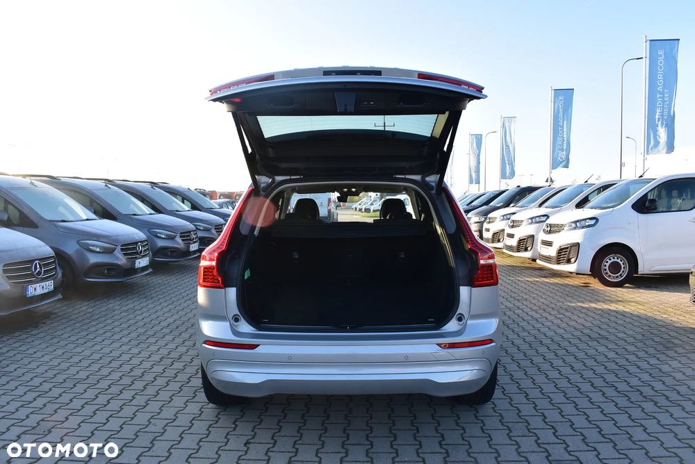 Volvo XC 60 B4 B Momentum Pro - 13