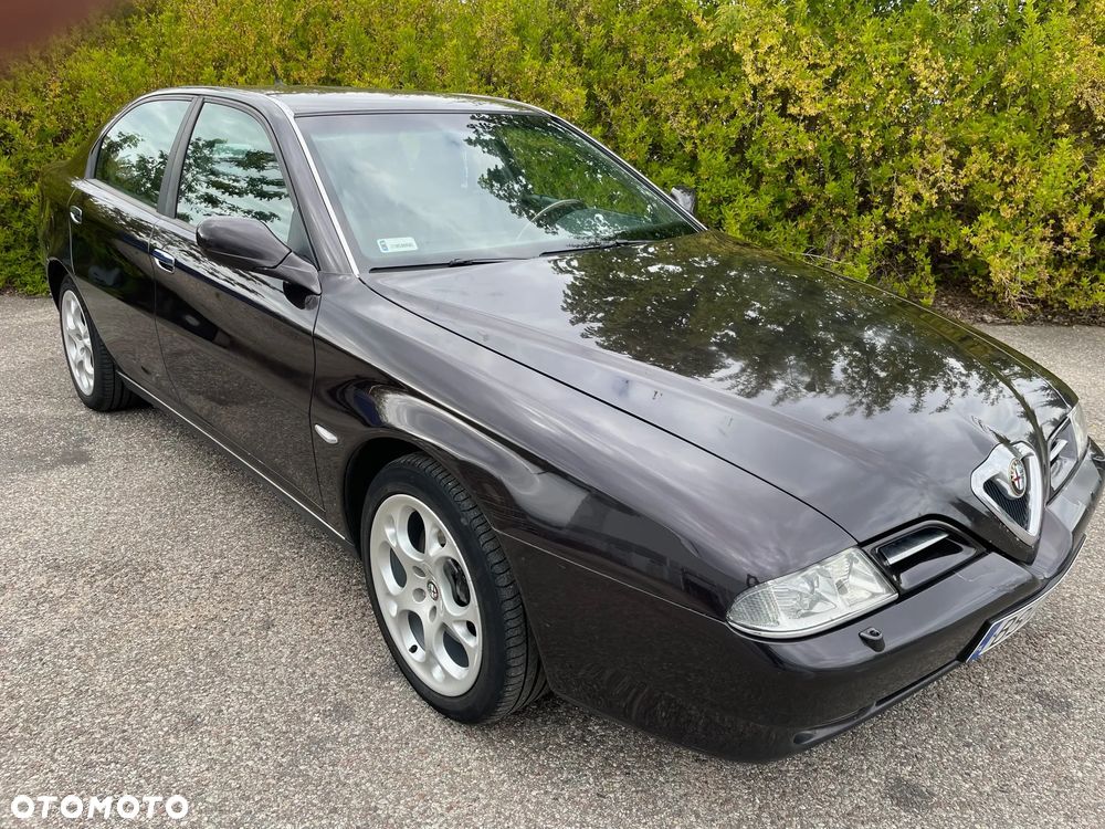 Alfa Romeo 166 2.4 JTD Distinctive - 1