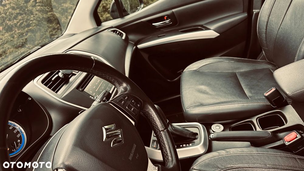 Suzuki SX4 1.6 Premium - 11
