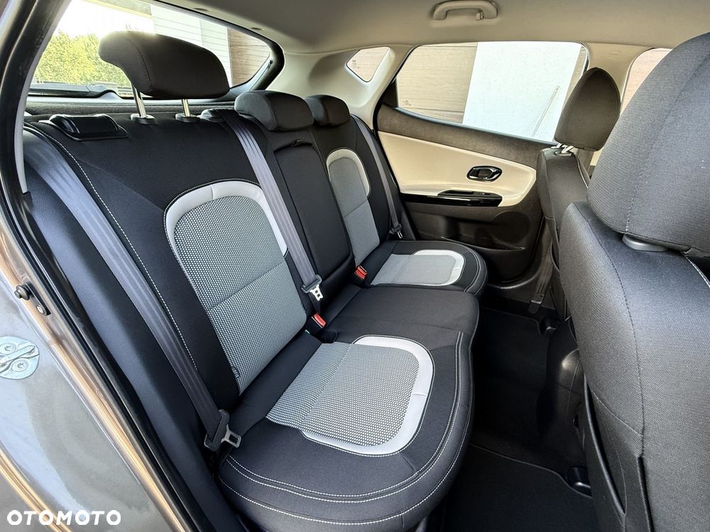 Kia Ceed - 27
