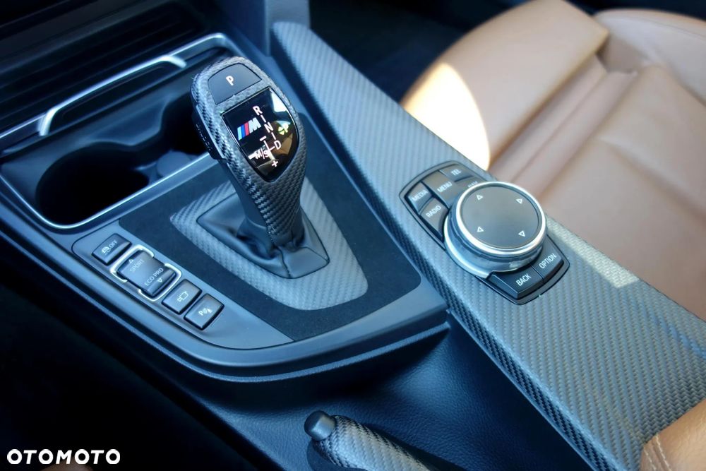 BMW Seria 3 330d xDrive M Sport EU6 - 37