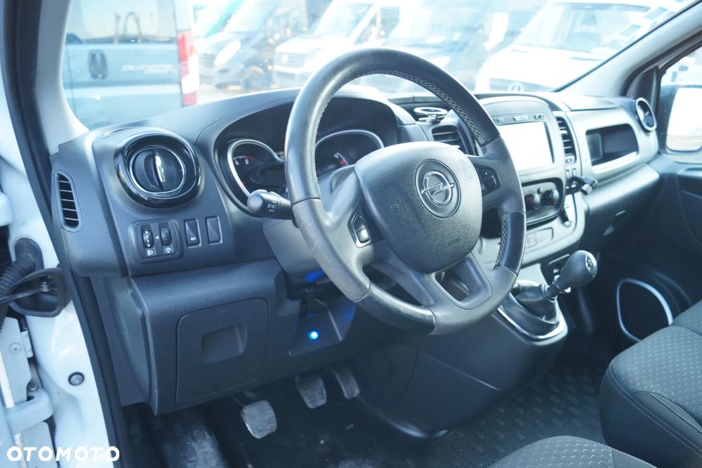 Opel Vivaro - 28