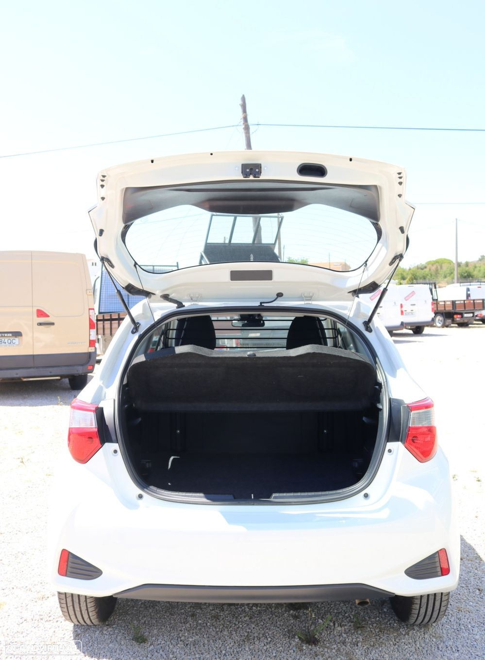 Toyota Yaris 1.4 D-4D BIZZ C/Iva Incluído - 8