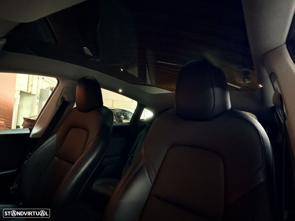 Tesla Model Y Long Range Dual Motor AWD - 8