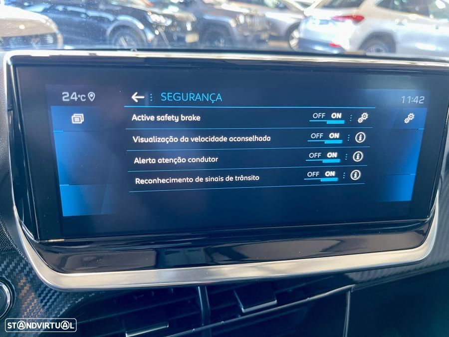 Peugeot 2008 1.2 PureTech Allure Pack EAT8 - 22