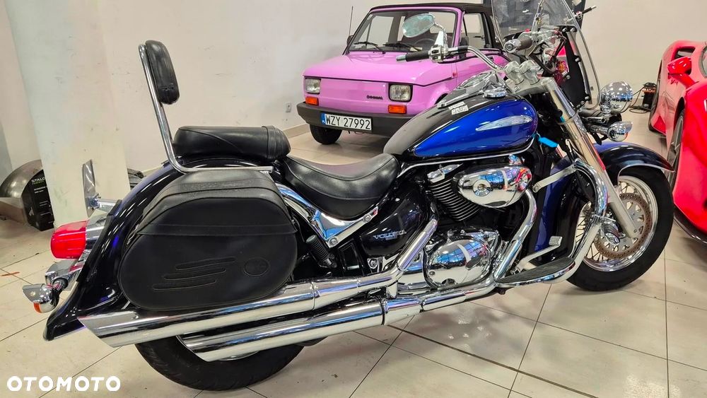 Suzuki Intruder - 3