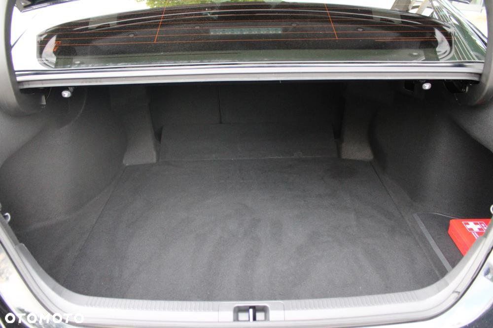 Toyota Camry - 24