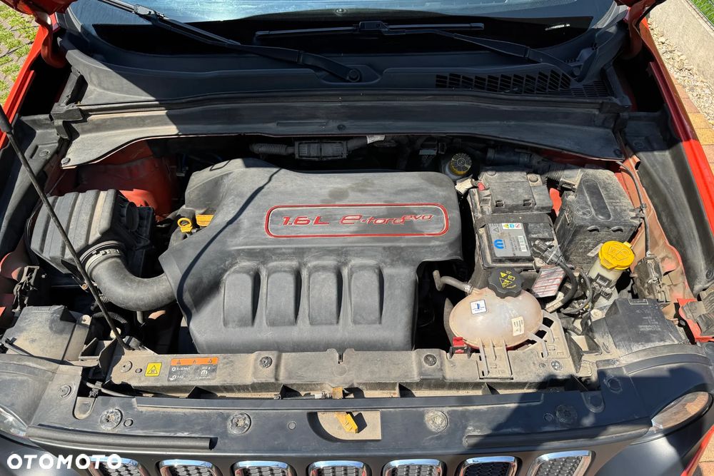 Jeep Renegade 1.6 E-TorQ Sport FWD - 12
