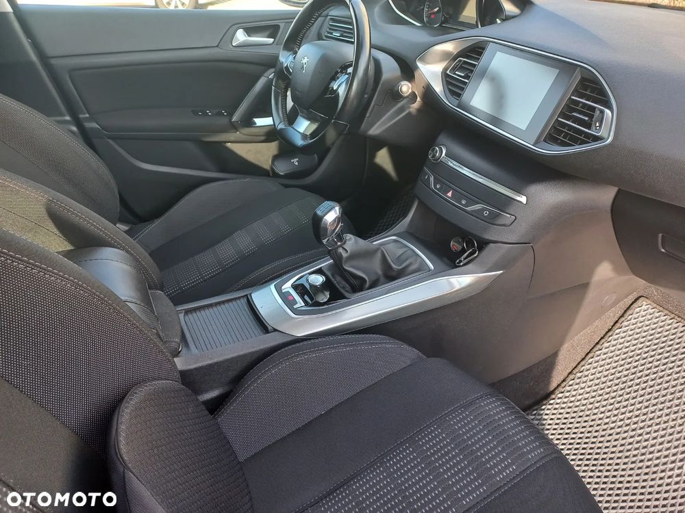 Peugeot 308 1.2 PureTech Allure S&S - 27