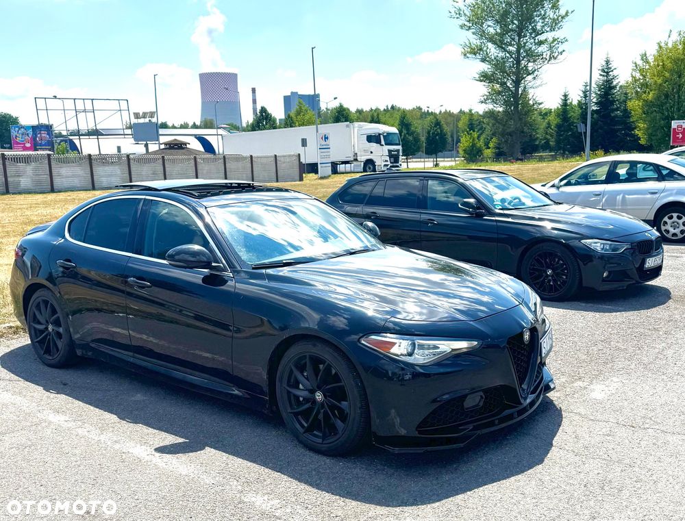 Alfa Romeo Giulia 2.0 Turbo 16V AT8 Veloce Ti - 8