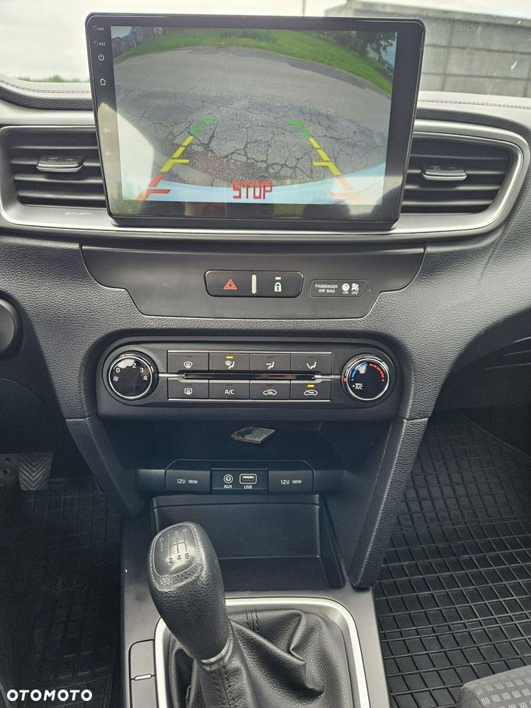 Kia Ceed - 8