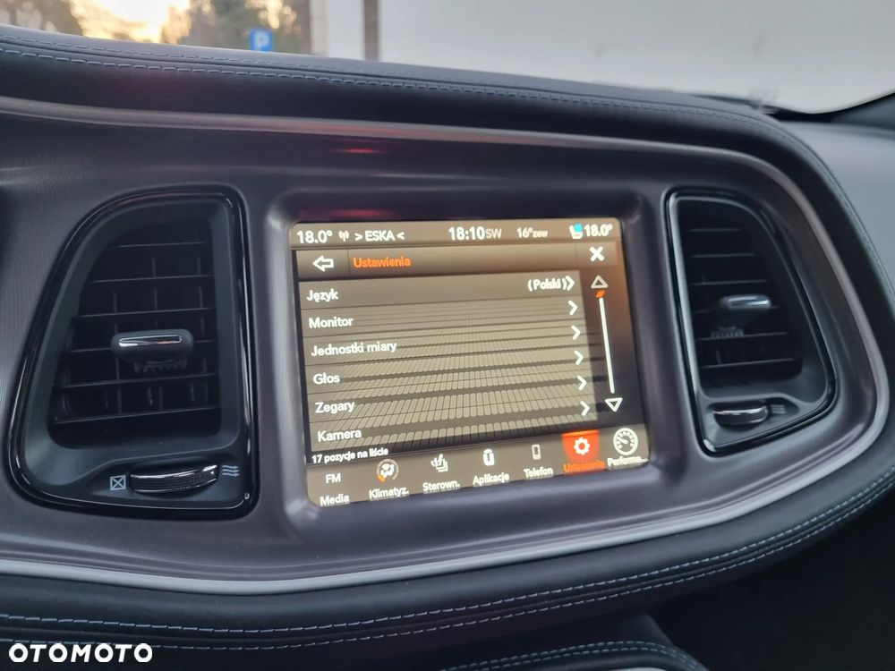 Dodge Challenger 6.4 Scat Pack - 22