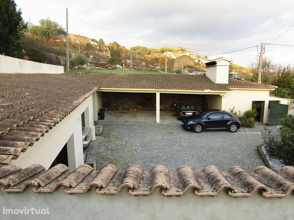 Moradia T4 com Anexos e Garagens - Covilhã - Grande imagem: 4/48