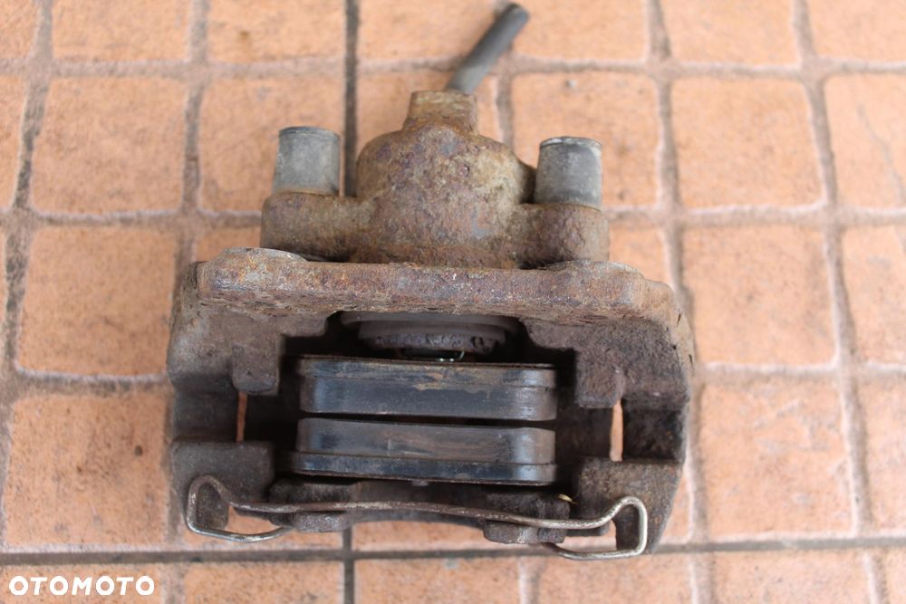 ZACISK HAMULCOWY PRAWY TYŁ VOLVO XC70 I 2.4 D5 - 4