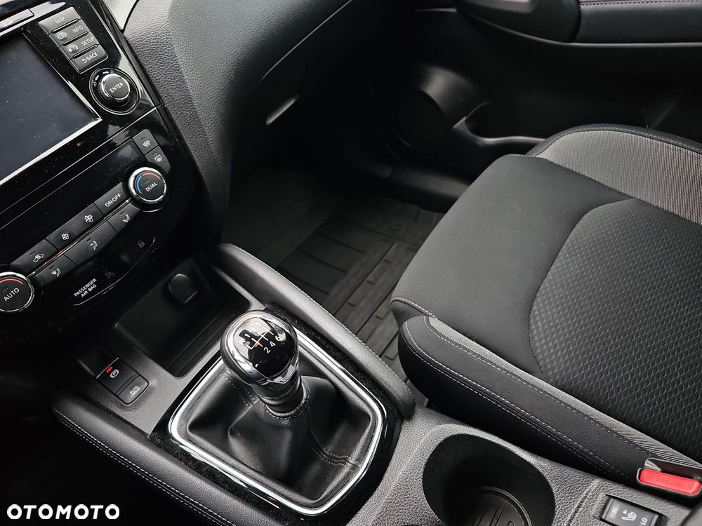 Nissan Qashqai 1.5 dCi N-Connecta - 17