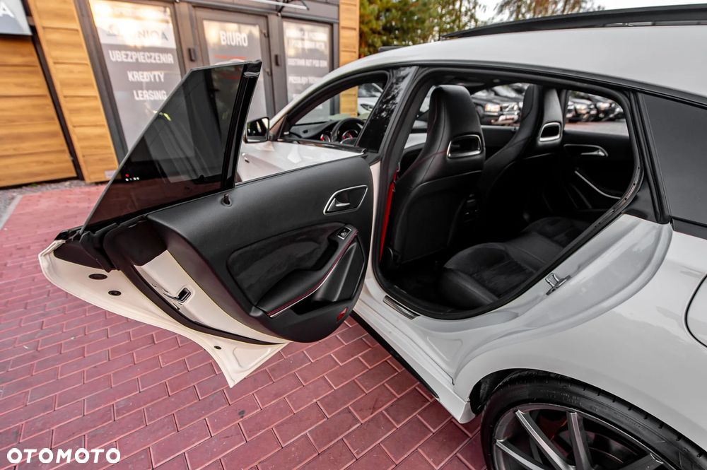 Mercedes-Benz CLA 250 4Matic 7G-DCT Sport - 30