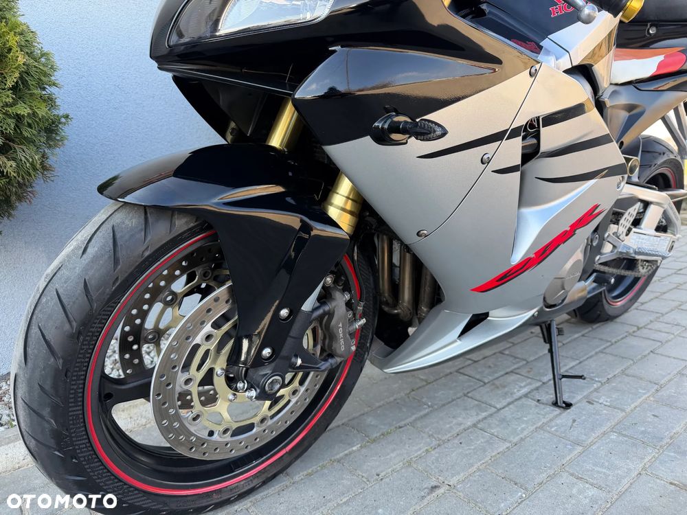 Honda CBR - 35