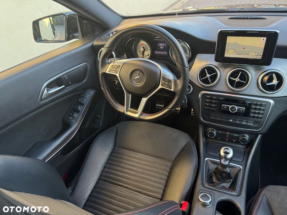 Mercedes-Benz CLA 180 - 13
