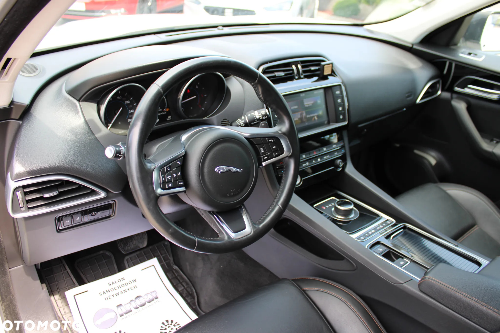 Jaguar F-Pace - 21