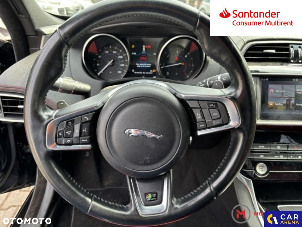 Jaguar XE - 28