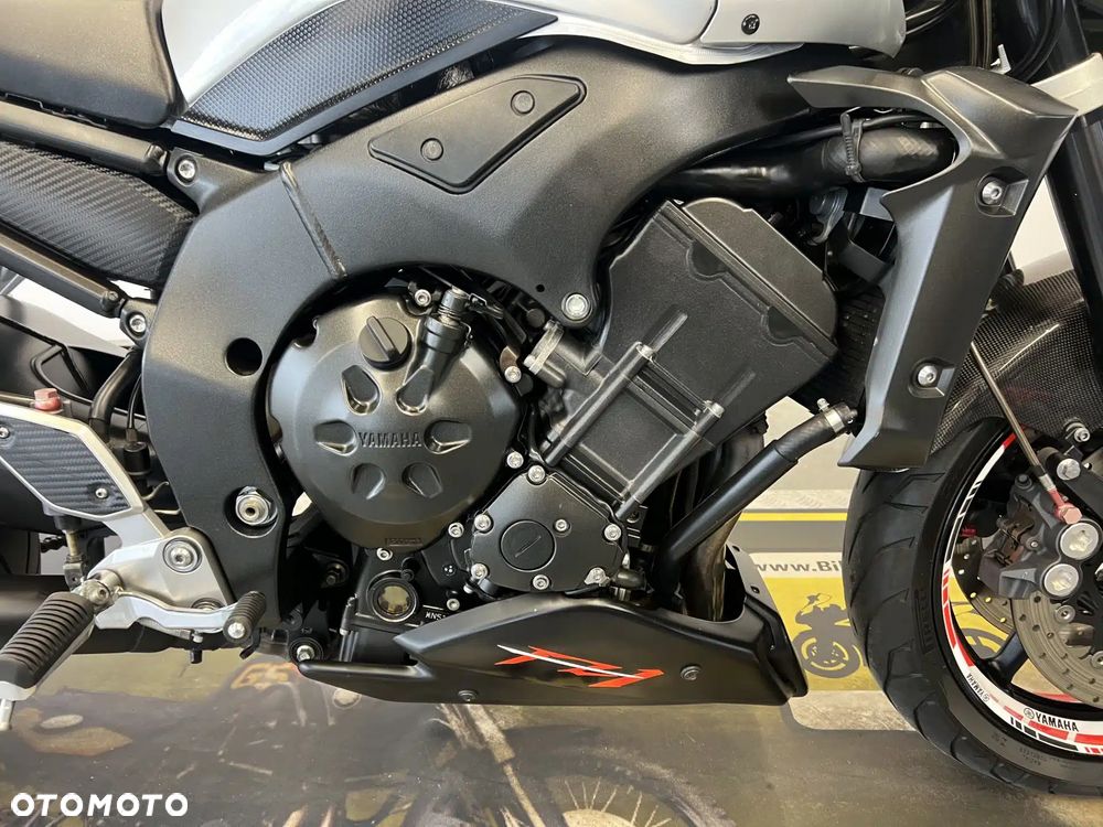 Yamaha FZ - 26
