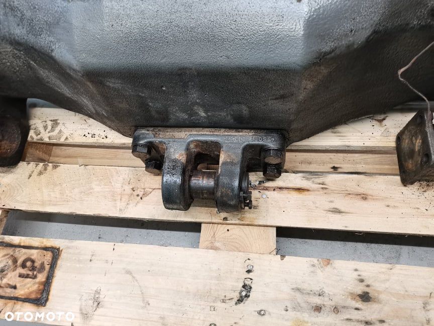 Obudowa osi Massey Ferguson 8690 7700102862 - 6