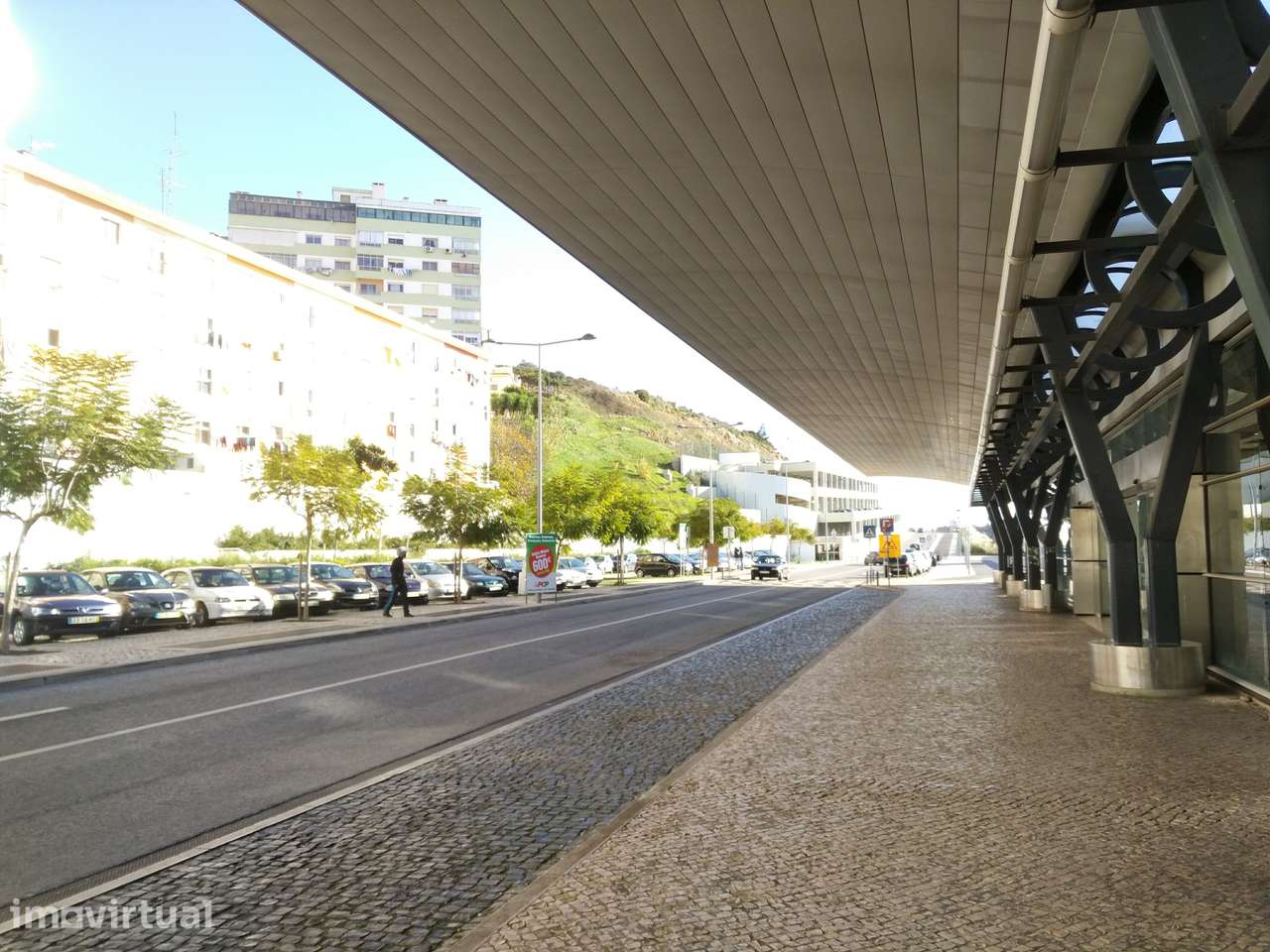 Imóvel Comercial em Agualva para Arrendar - Grande imagem: 4/15