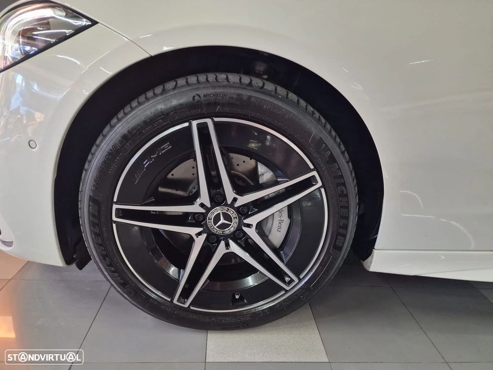 Mercedes-Benz C 300 e AMG Line - 36