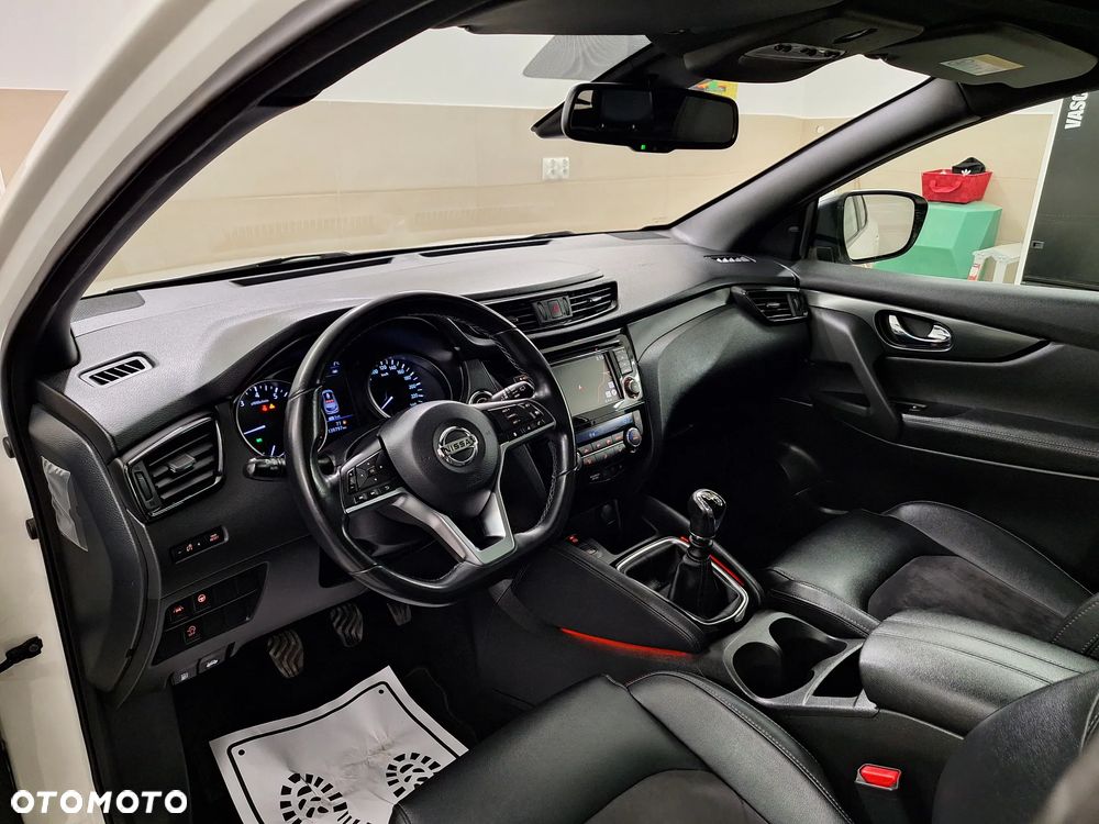 Nissan Qashqai 1.3 DIG-T TEKNA - 16