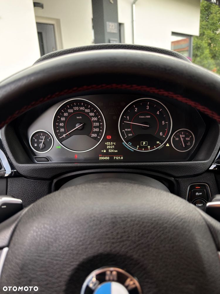 BMW Seria 3 330d xDrive Sport Line EU6 - 24